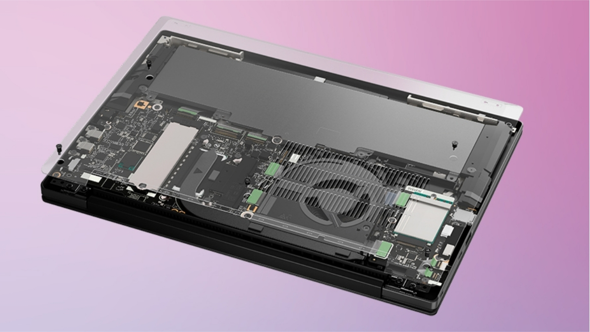 Mặt đáy của ThinkPad T14s Gen 7 Snapdragon với các khe tản nhiệt bố trí thông minh