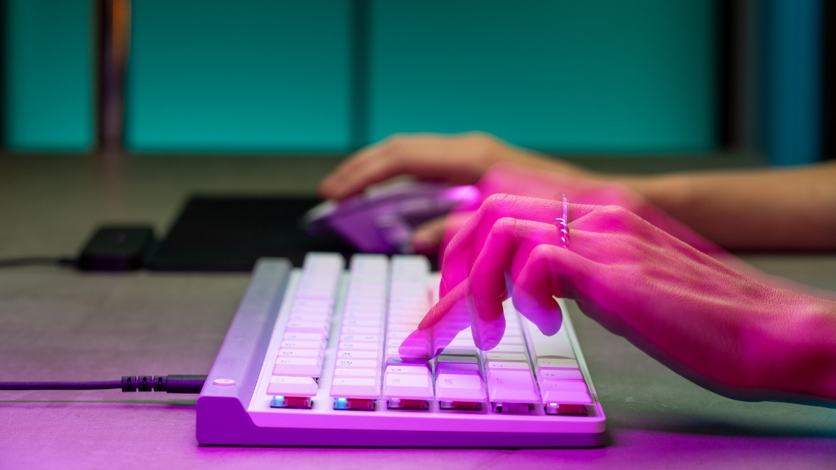 Bàn phím cơ Logitech G515 RAPID TKL với thiết kế siêu mỏng chỉ 22mm, switch analog từ tính