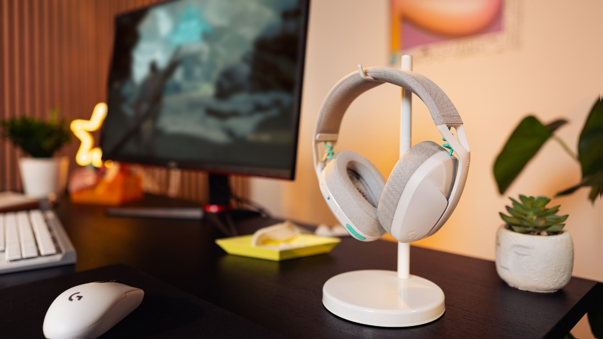 Tai nghe không dây Logitech G321 LIGHTSPEED có trọng lượng siêu nhẹ chỉ 210g, kết nối LIGHTSPEED