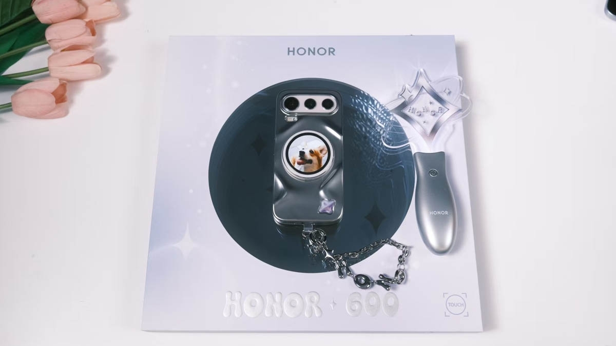 Độc lạ màn hình phụ từ tính Magic Mini trên HONOR 600: Hỗ trợ selfie bằng camera sau, điều khiển app từ xa