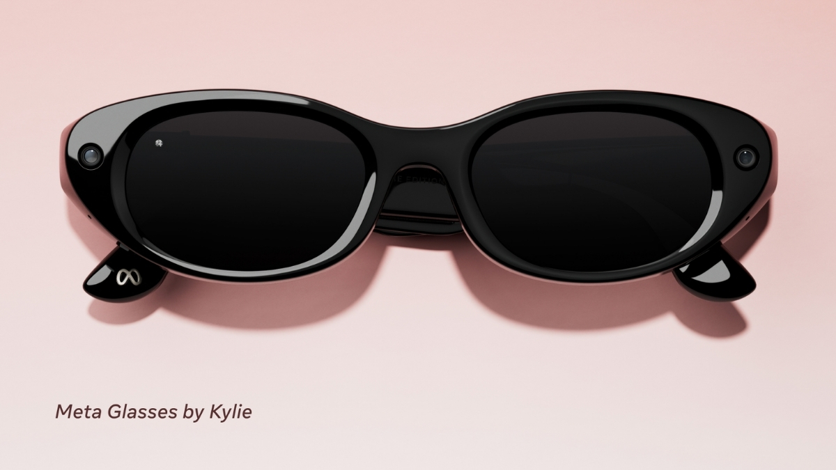 Meta Starfire với thiết kế dưới sự hợp tác cùng Kylie Jenner, nổi bật với kiểu dáng hình oval thanh mảnh