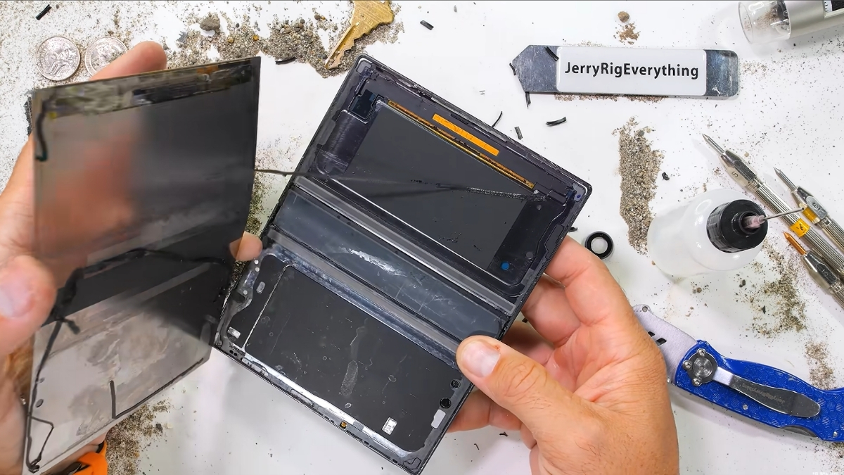 "Mổ bụng" Galaxy Z Fold8: Lớp Titanium bí ẩn nằm ở đâu?