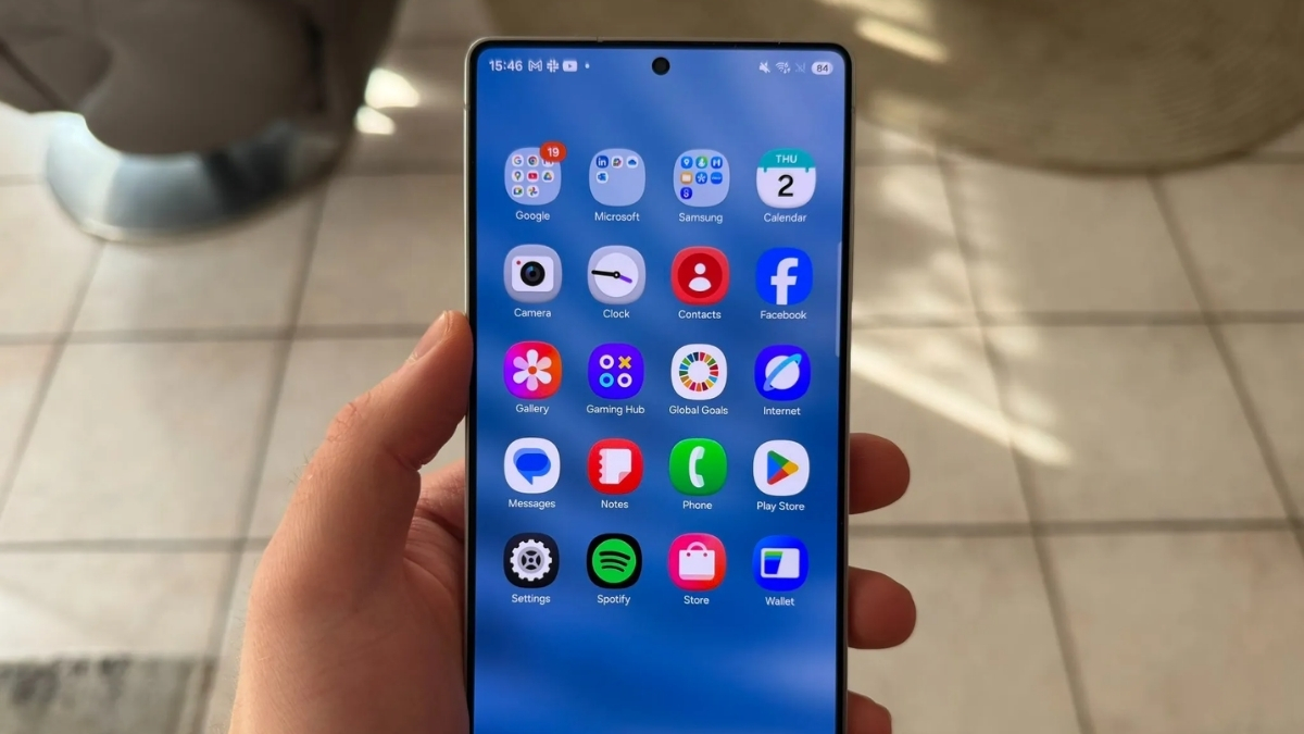 One UI 8.5 sẽ có hiệu ứng biểu tượng 3D và giống phong cách Liquid Glass của Apple