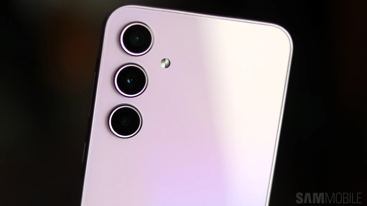 Mẫu máy tầm trung Galaxy A35 tại Hàn Quốc cũng đã nhận được bản cập nhật One UI 8.5