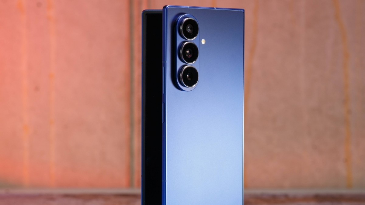 Các số hiệu bản dựng (firmware) vừa bị rò rỉ có xuất hiện Galaxy Z Fold7 đình đám