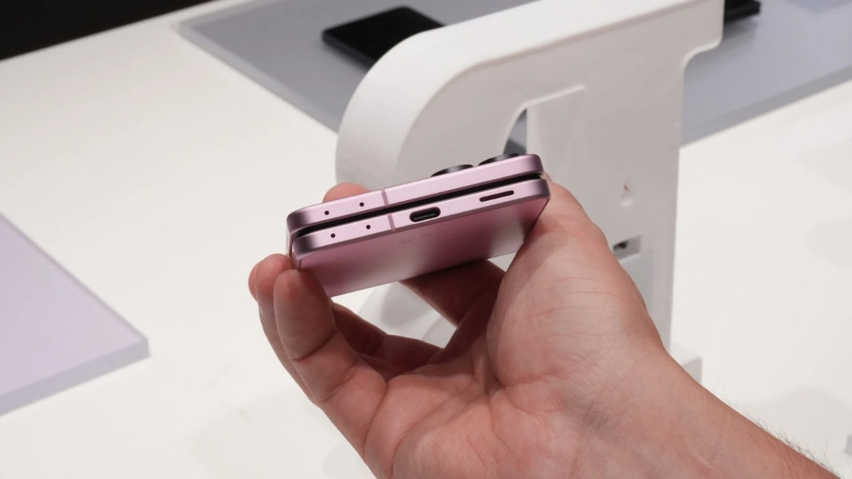 Phiên bản sắc hồng ngọt ngào đầy cá tính của dòng Galaxy Z Flip8 năm nay