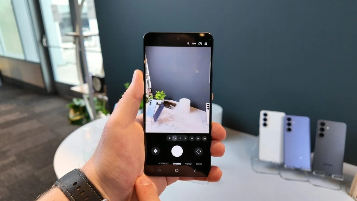 Samfans háo hức với tính năng "Mirror View" cực lạ trên Camera Assistant của One UI 9 sắp ra mắt