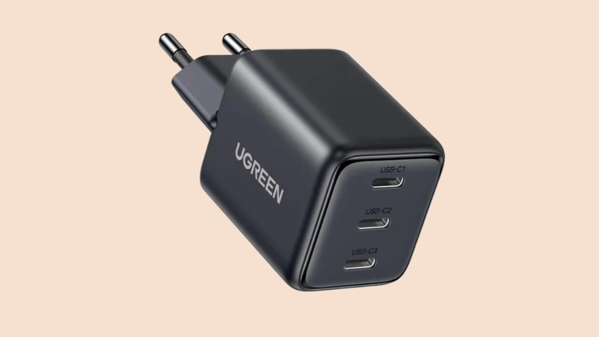 Ugreen Zapix 30W có kích thước cực kỳ khiêm tốn (33 x 38 x 44 mm) nhờ ứng dụng công nghệ GaN