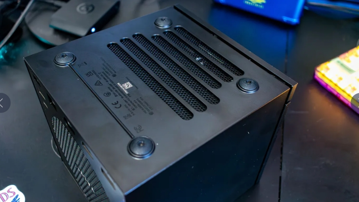 Hình ảnh thiết kế mặt trên của Steam Machine