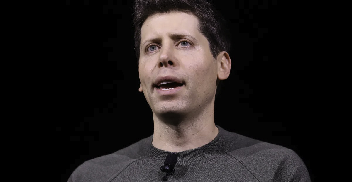 Sam Altman tại sự kiện công nghệ chia sẻ về định hướng phát triển AI.