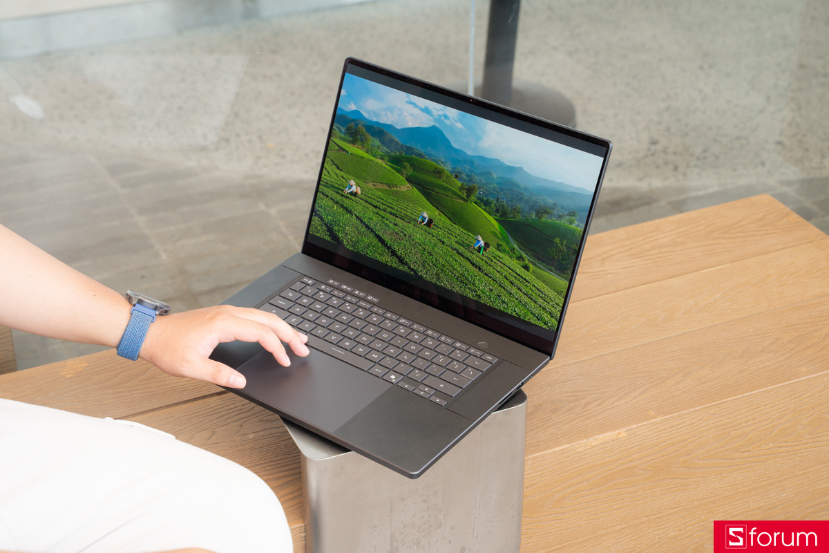 ROG Zephyrus G16 2026 được nâng cấp về độ sáng màn hình cao hơn gấp đôi thế hệ trước