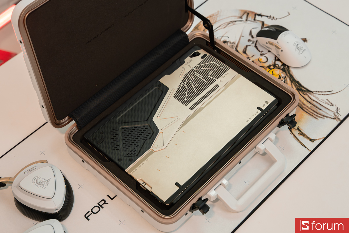 Trên tay ASUS ROG Flow Z13 KJP
