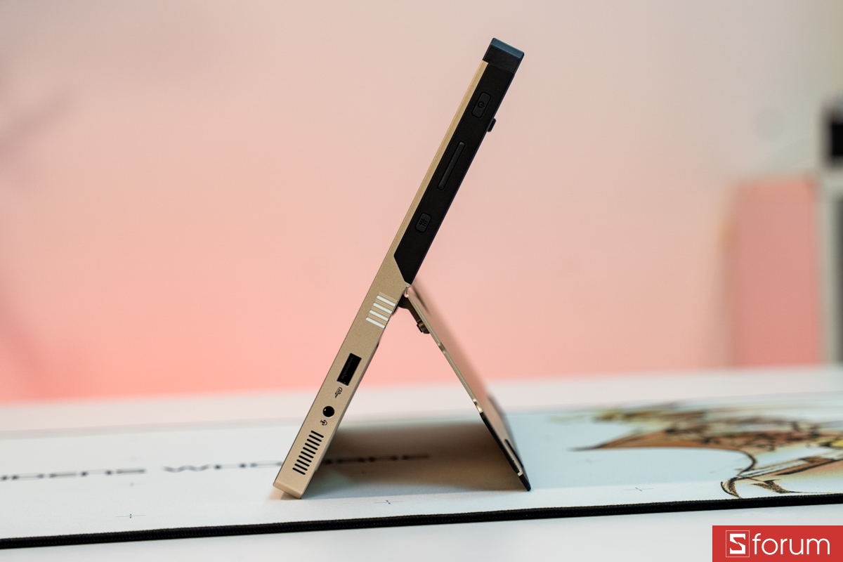 Cạnh phải ASUS ROG Flow Z13 KJP