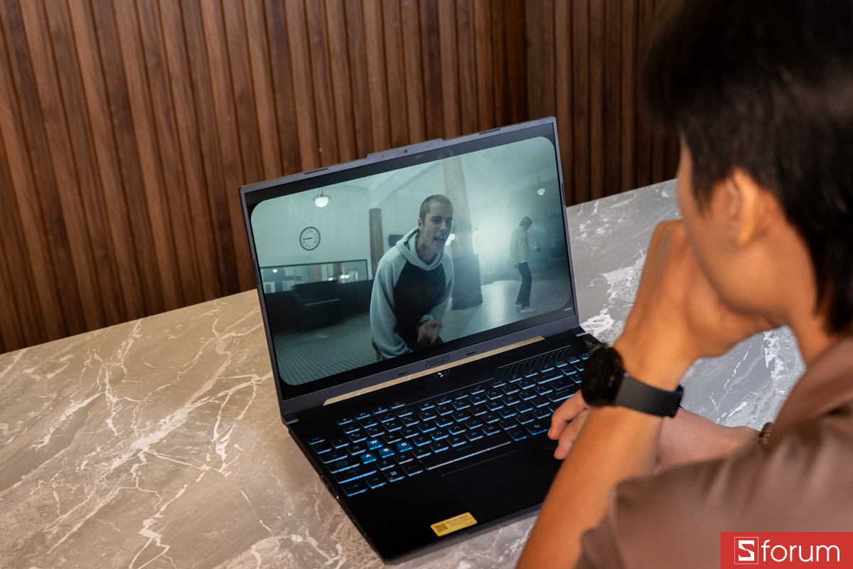 Hệ thống loa của ASUS TUF Gaming A16 FA607NUQ mang đến chất lượng âm thanh tương đối ổn