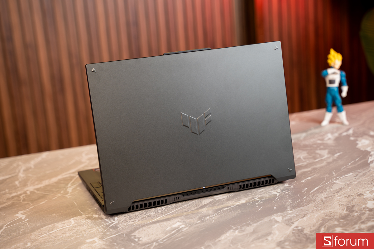 Thiết kế mặt A của ASUS TUF Gaming A16 FA607NUQ