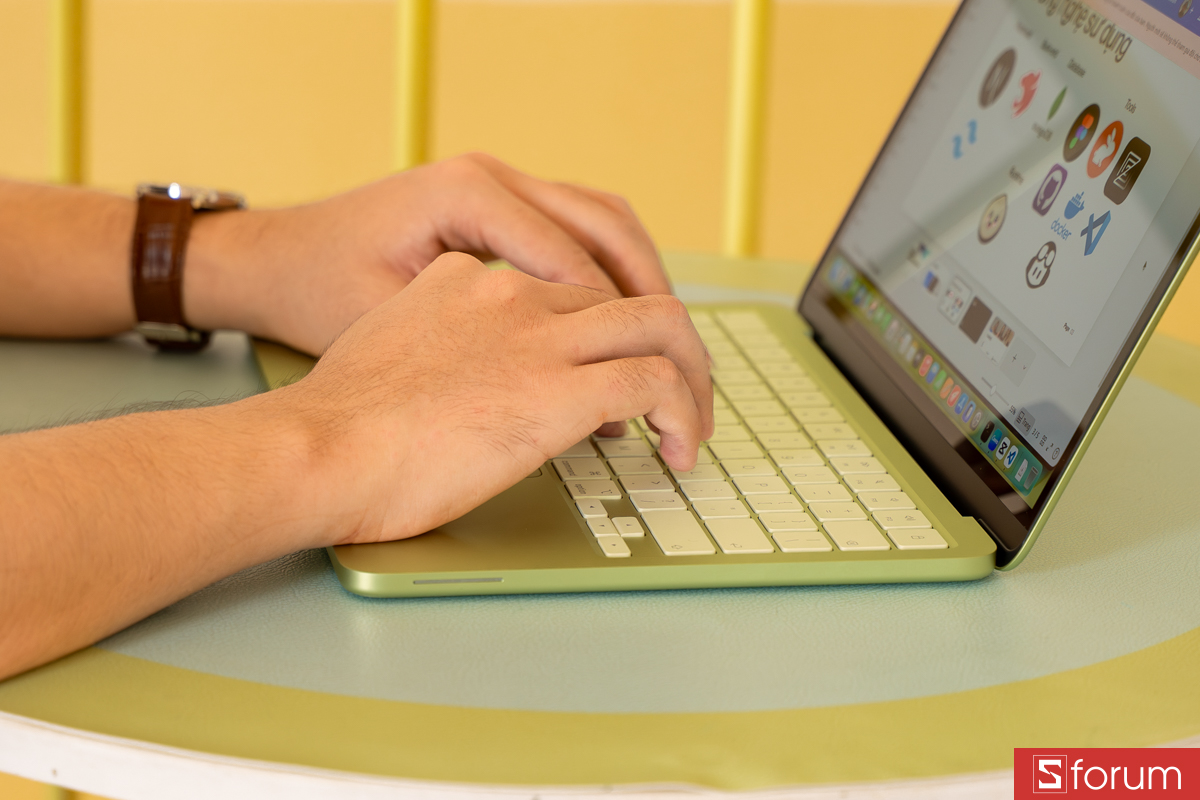 Bàn phím MacBook Neo