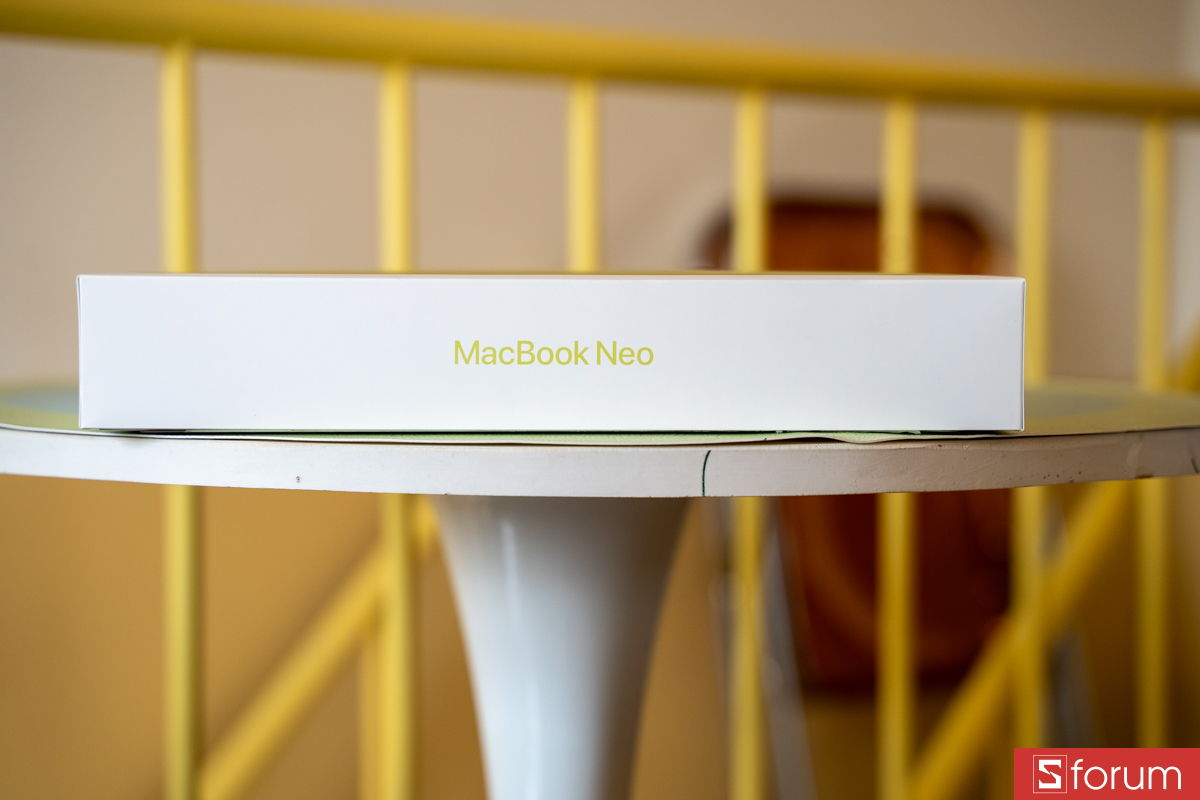 Mở hộp MacBook Neo