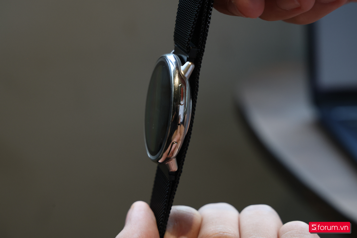 Đánh giá Amazfit Active 2 sau 1 tháng thì nút vật lý có hơn thiếu độ nảy