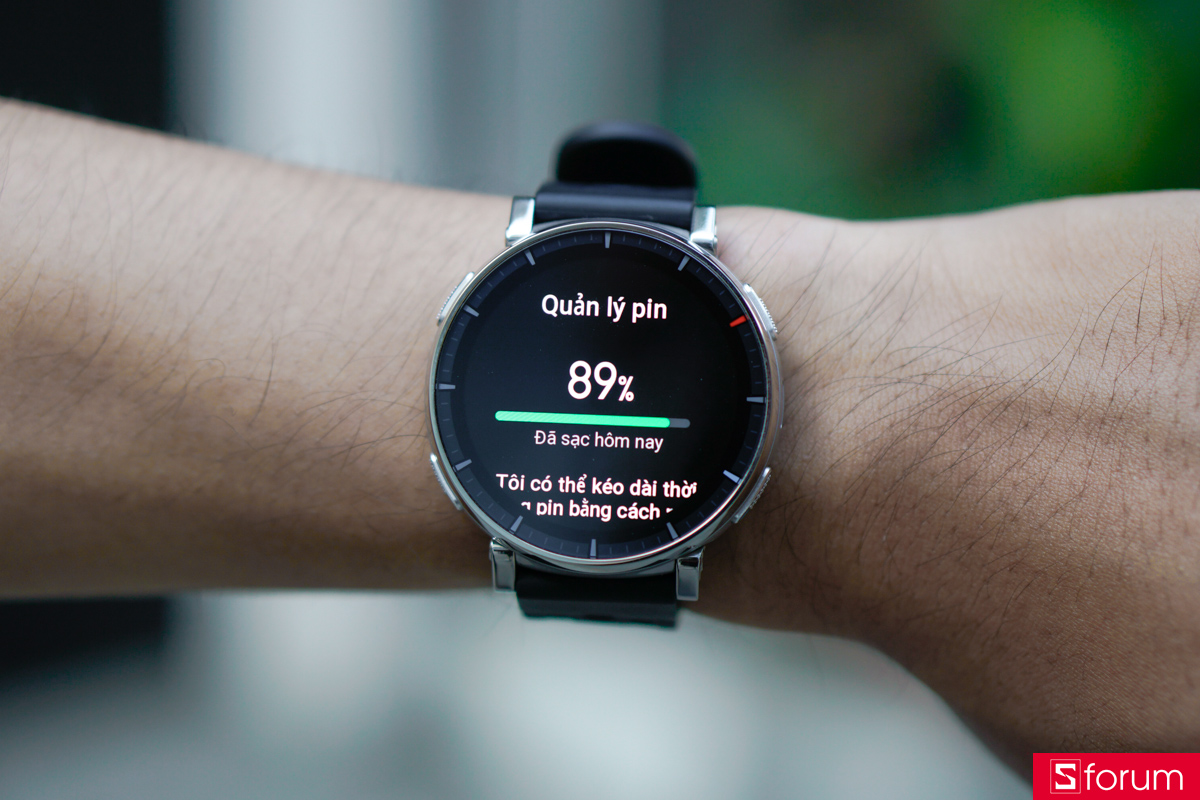 Với trang bị viên pin dung lượng 365mAh, mình đánh giá Amazfit Active 3 Premium sở hữu thời lượng pin đủ tốt cho nhu cầu sử dụng phổ thông