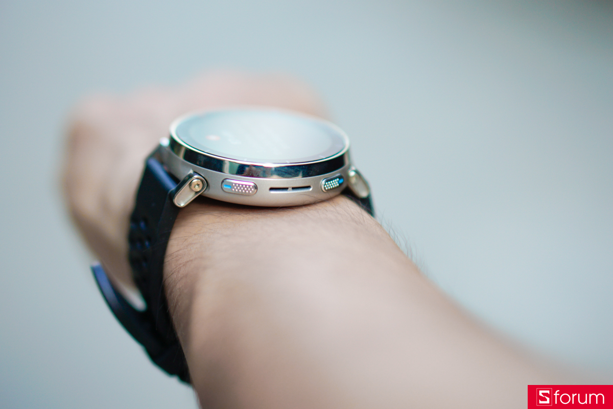 Amazfit Active 3 Premium cũng cho cảm giác đeo cực kì thoải mái với trọng lượng chỉ 38g chưa tính dây đeo