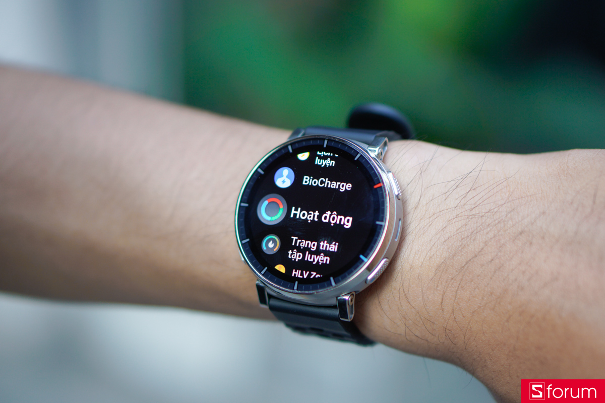 Các thao tác vuốt chạm, thiết lập cài đặt hay phản hồi từ giao diện đều diễn ra cực kỳ mượt mà trên Amazfit Active 3 Premium