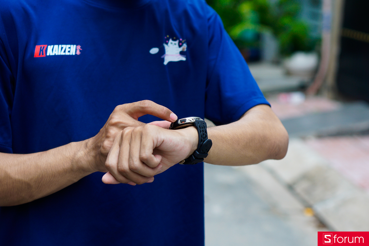Amazfit Cheetah 2 Pro được trang bị 4 nút vật lý thay vì núm vặn như trước