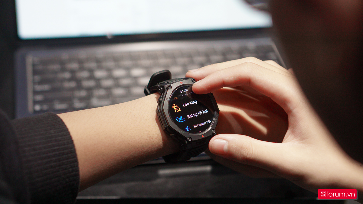 Các thao tác vuốt chạm trên Amazfit T-Rex 3 Pro cho phản hồi nhanh, mượt mà và chính xác