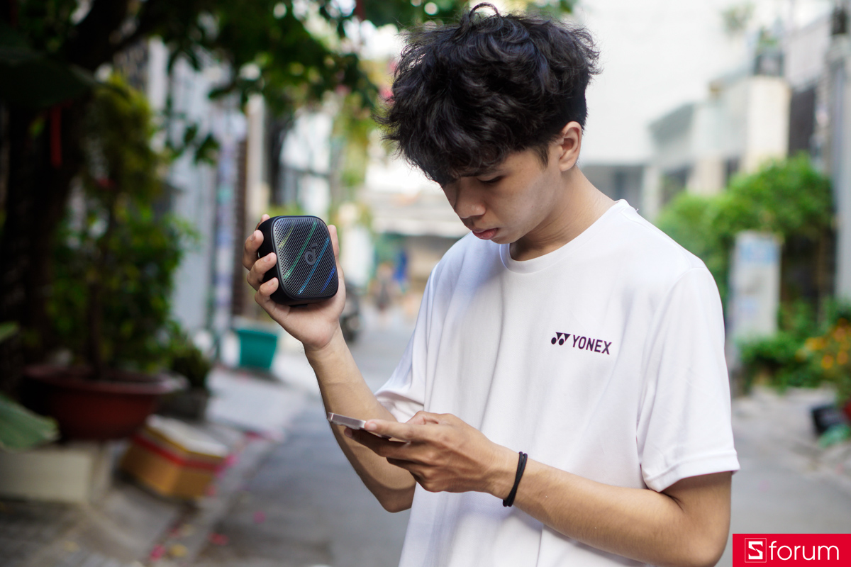 Về mặt âm thanh, Anker Soundcore Boom Go 3i mang đến một âm lượng thực sự ấn tượng trong một thiết kế nhỏ gọn