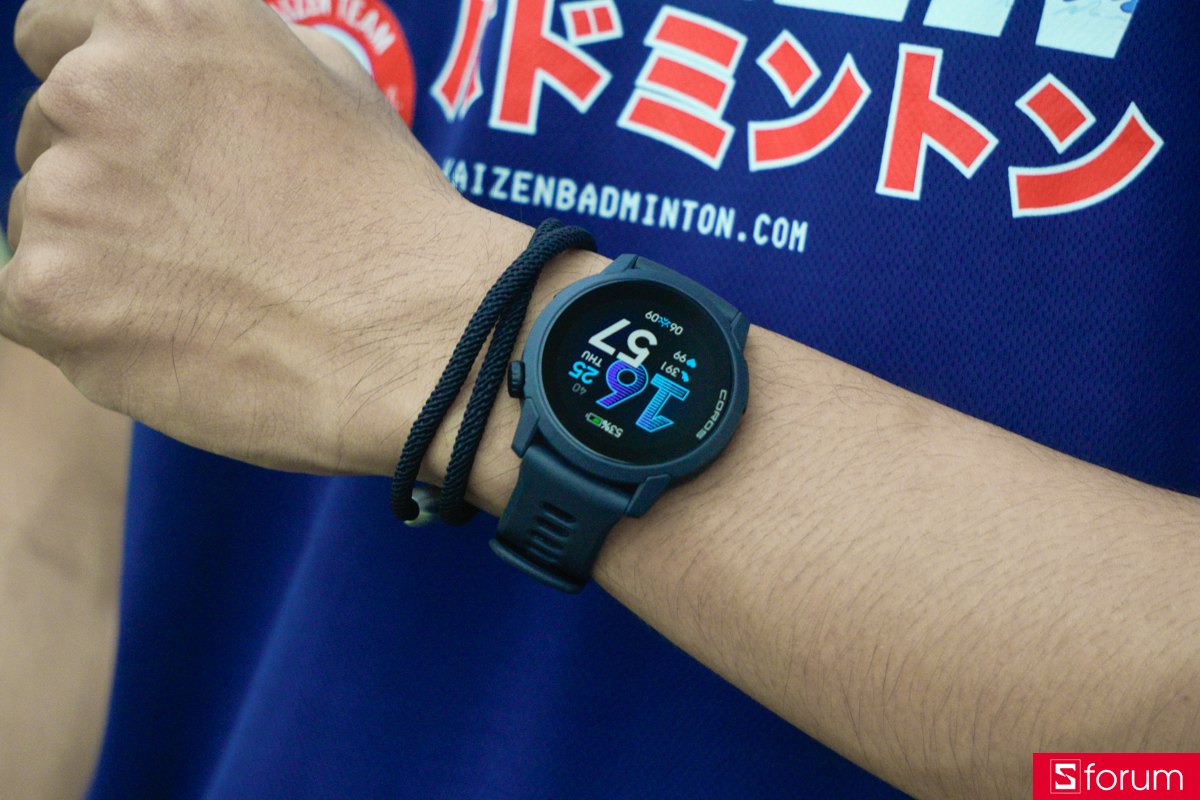 Coros Pace 4 có kích thước 43,4mm, nhỉnh hơn một chút so với phiên bản tiền nhiệm nhưng vẫn giữ được form dáng gọn gàng