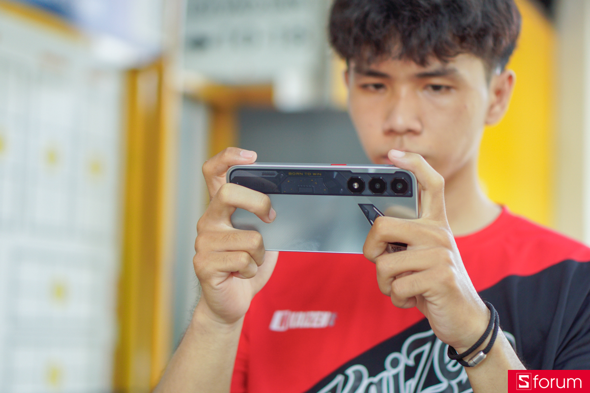 ZTE Nubia Neo 5 5G mang đến hiệu năng có phần mạnh hơn so với con chip T8300 trên phiên bản tiền nhiệm
