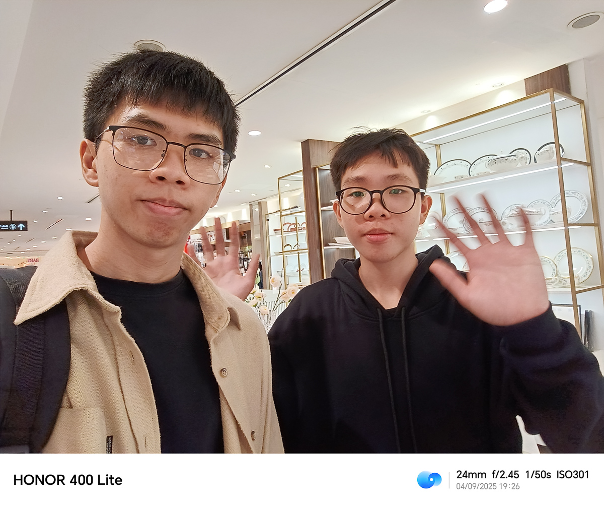 Ảnh chụp selfie của HONOR 400 Lite
