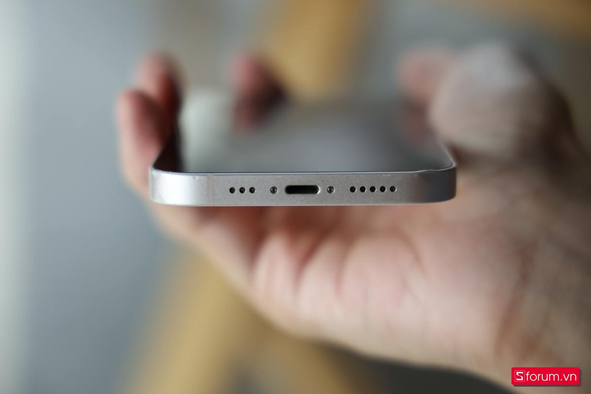 Đánh giá iPhone 13 sau 4 năm vẫn còn sử dụng cổng Lightning