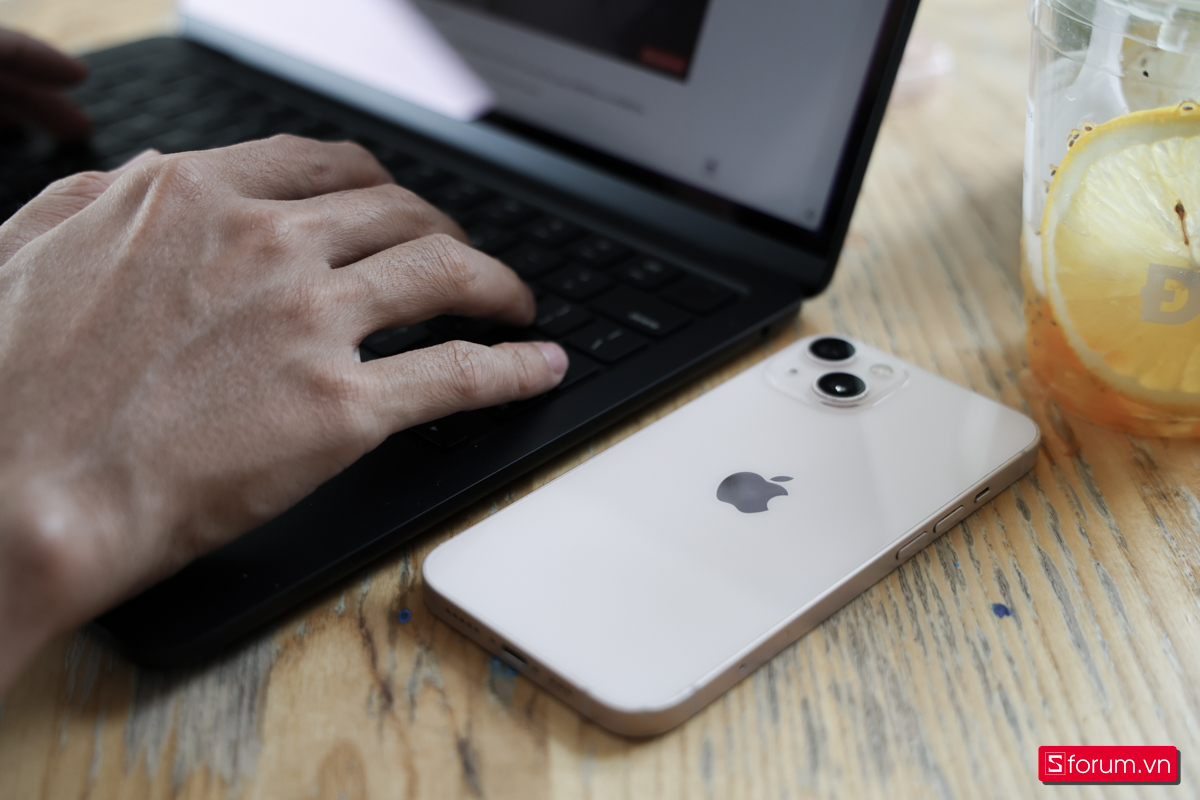 iPhone 13 vẫn gặp vấn đề lớn về khả năng quản lý pin và nhiệt độ