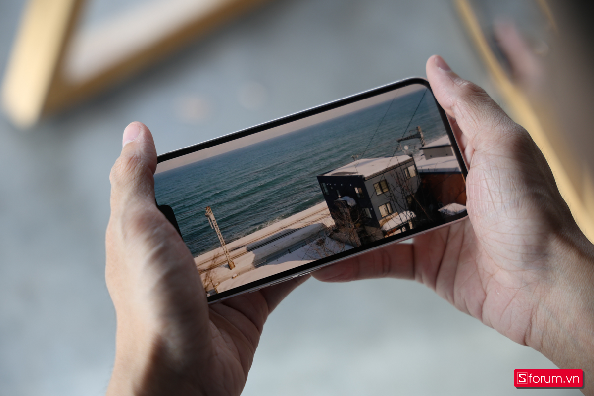 Đánh giá iPhone 13 sau 4 năm có độ sáng 1200 nits