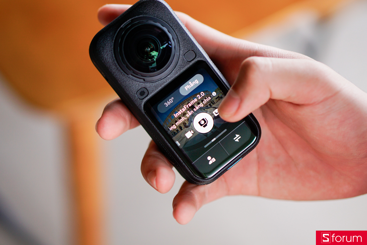 Đánh giá thiết kế của Insta360 X6