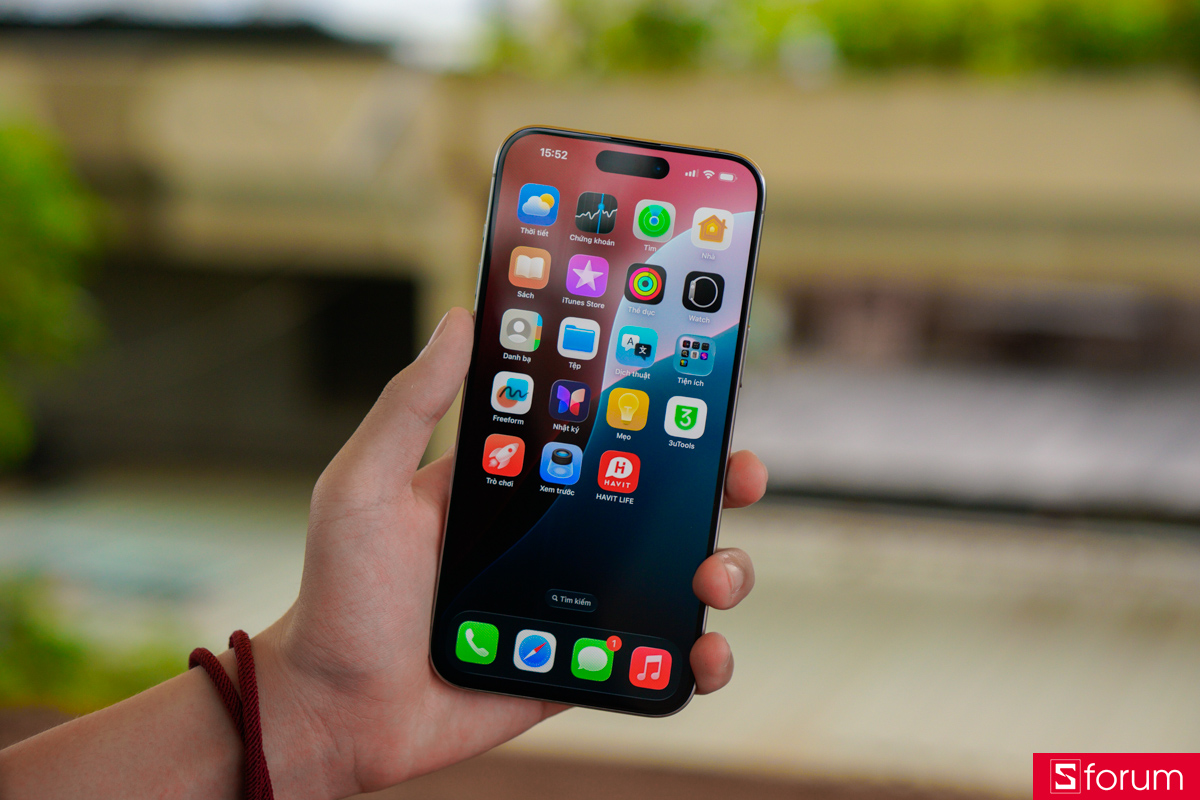 iOS 26 trên iPhone 15 Pro Max vẫn được hỗ trợ đầy đủ, mang lại trải nghiệm ổn định, mượt mà và dễ sử dụng