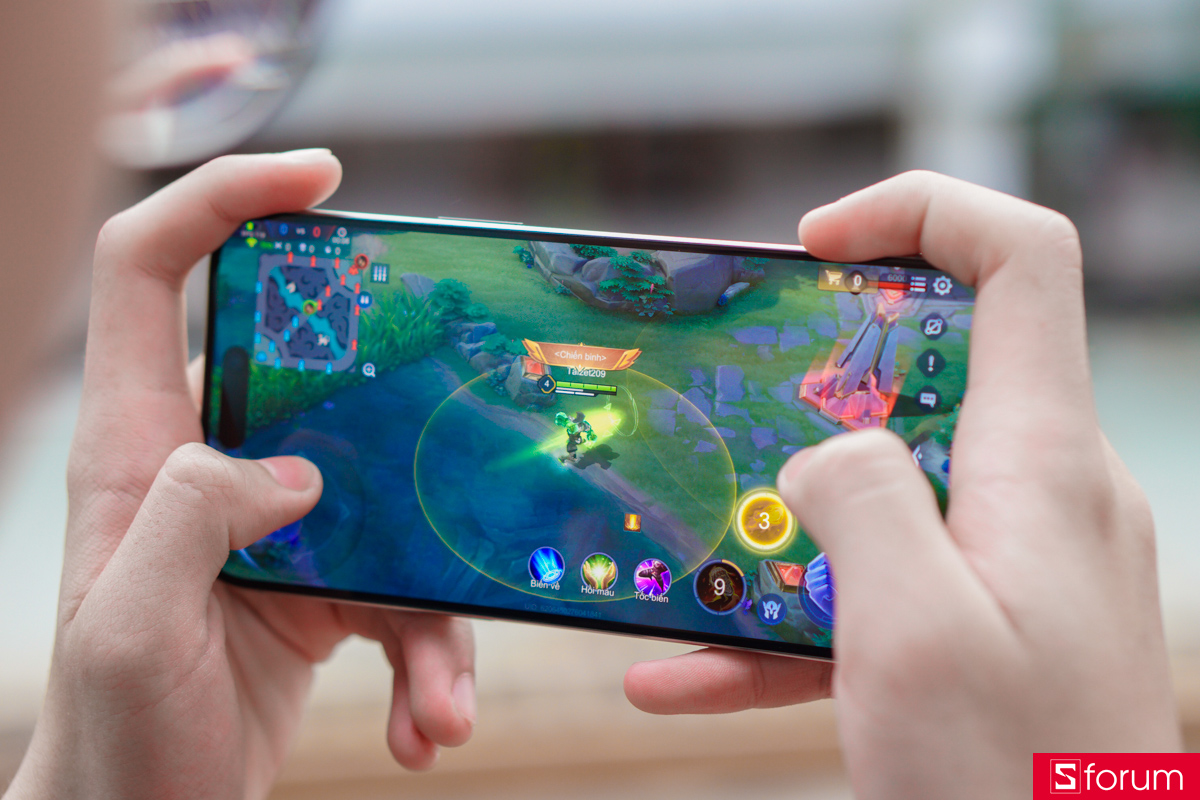 Trải nghiệm chơi Liên Quân Mobile trên iPhone 15 Pro Max