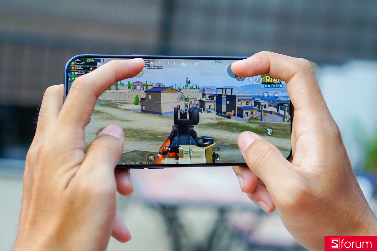 Trài nghiệm PUBG Mobile trên iPhone 17 Pro Max