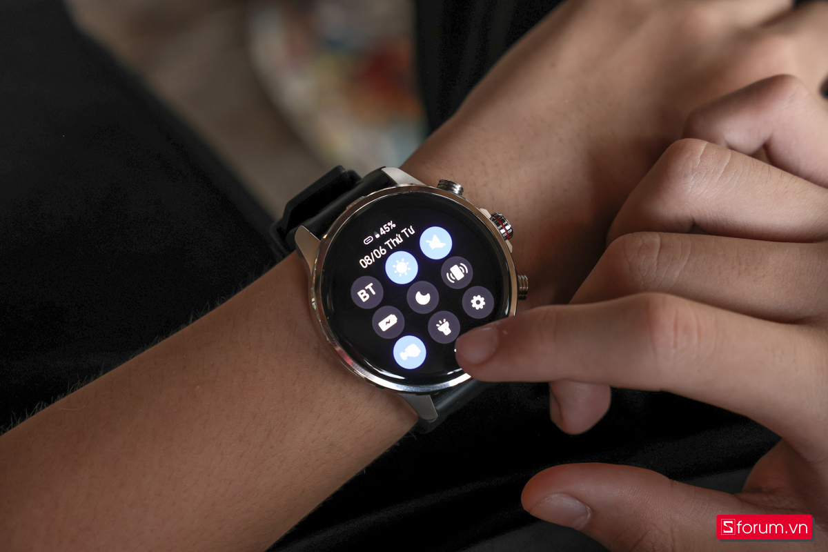 Đánh giá Kieslect Kr 3 có màn hình AMOLED 1.5 inch