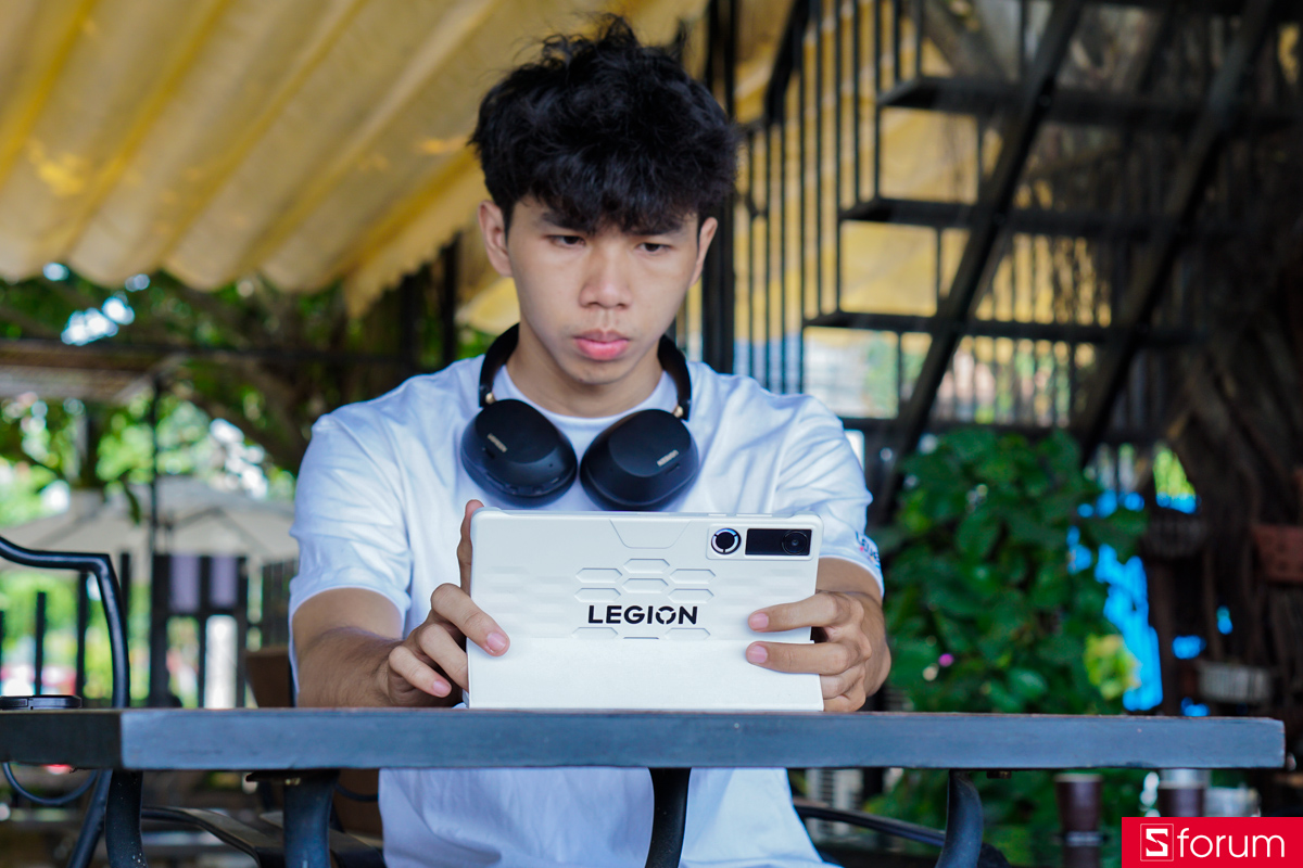 Lenovo Legion Tab Y700 Gen 5. mang đến sự gọn gàng, tinh tế và sang trọng cho chiếc tablet