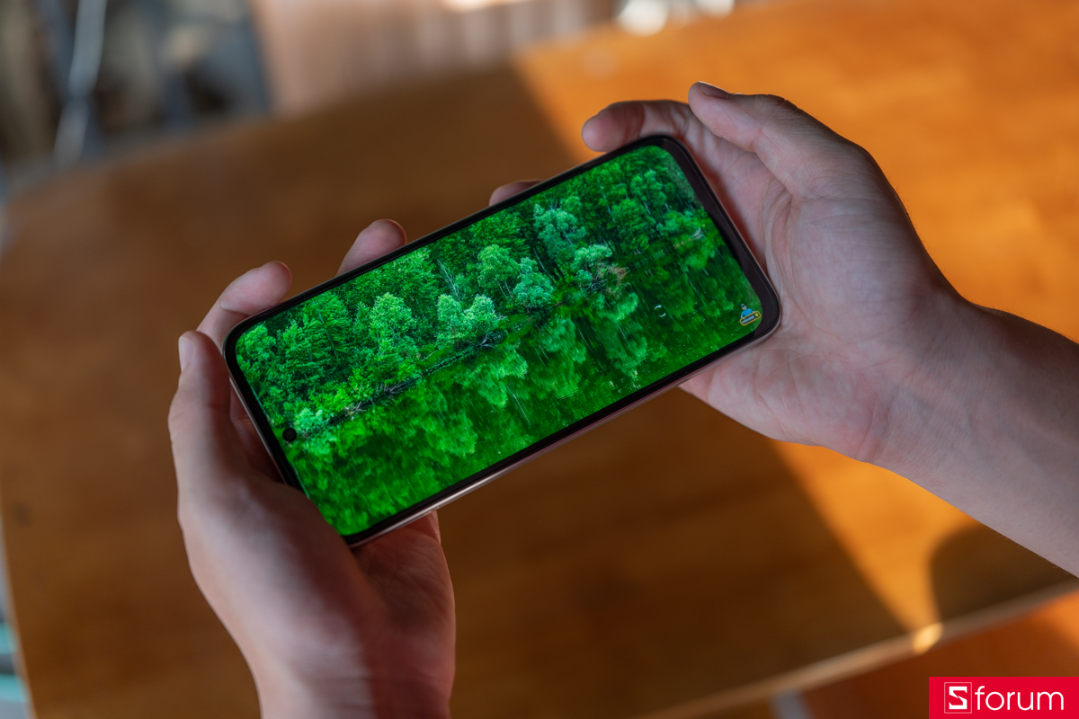 Về phần cứng, OPPO A6t Pro được trang bị tấm nền IPS LCD với độ phân giải 720 x 1570 pixels
