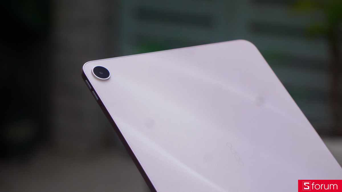 OPPO Pad 5 sở hữu một chiếc camera đơn với thông số không quá ấn tượng, độ phân giải 8MP f/2.0, đủ cho nhu cầu quay chụp cơ bản