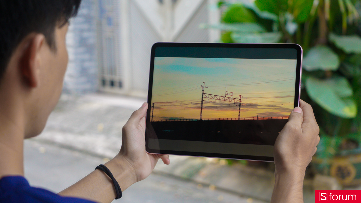 Trải nghiệm xem phim hay video trên OPPO Pad 5 tương đối đẹp phần nhìn, đã phần nghe