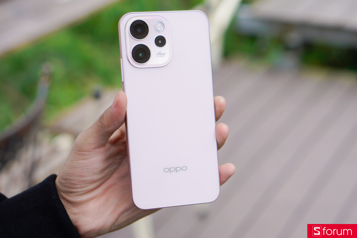 OPPO Reno15F 5G có độ mỏng chỉ 8,1mm và trọng lượng chỉ 195g, dù không phải là thông số quá ấn tượng, nhưng cho mình một trải nghiệm sử dụng cực kì thoải mái