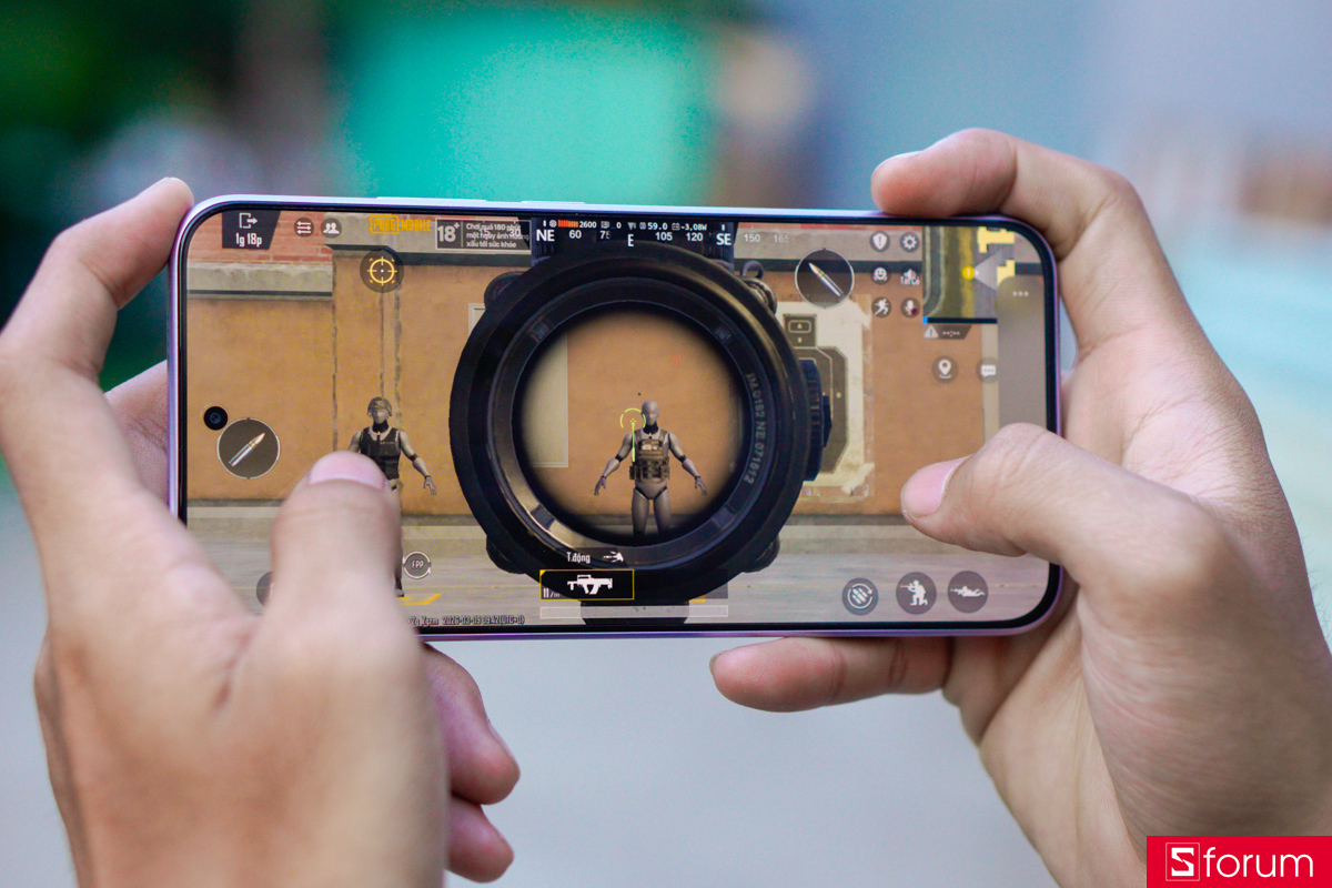 Redmi Note 15 Pro 5G được trang bị màn hình tần số quét 120Hz cùng độ sáng tối đa lên đến 3200 nits