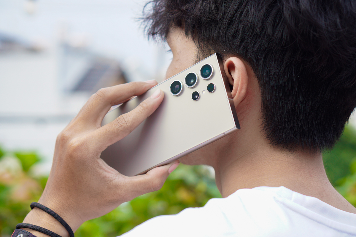 Samsung Galaxy S24 Ultra gây ấn tượng mạnh với khung viền Titanium cứng cáp