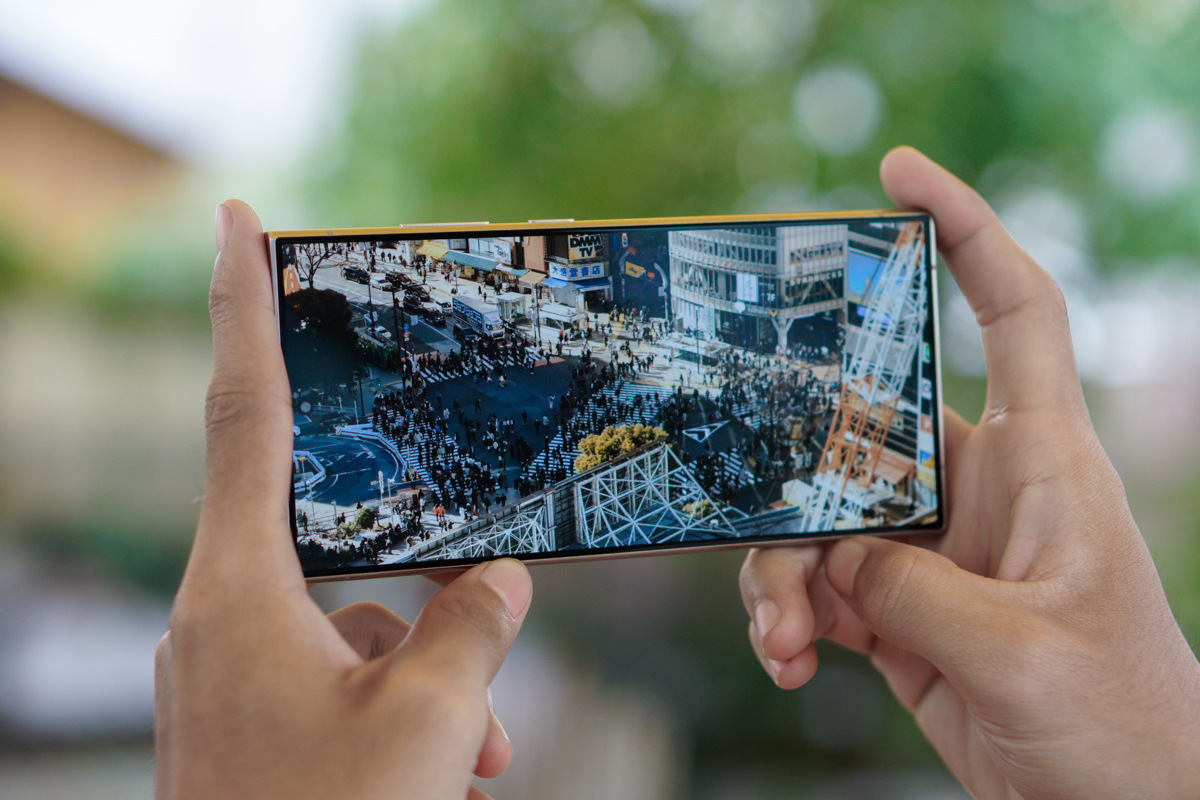 Cả Samsung Galaxy S26 Ultra và Galaxy S24 Ultra đều sở hữu màn hình Dynamic LTPO AMOLED 2X 