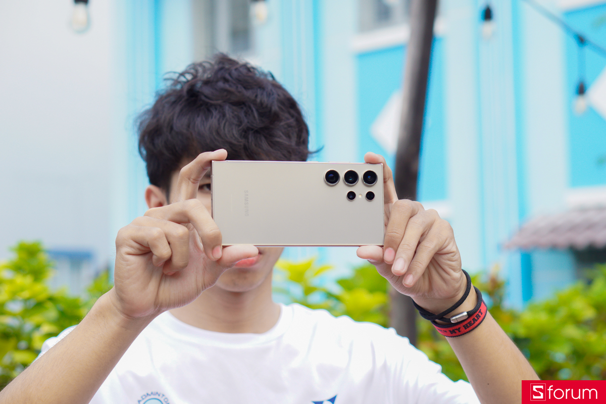 Phần thiết kế của Samsung Galaxy S24 Ultra tiếp tục cho thấy triết lý cao cấp và thực dụng mà Samsung theo đuổi trên dòng Ultra