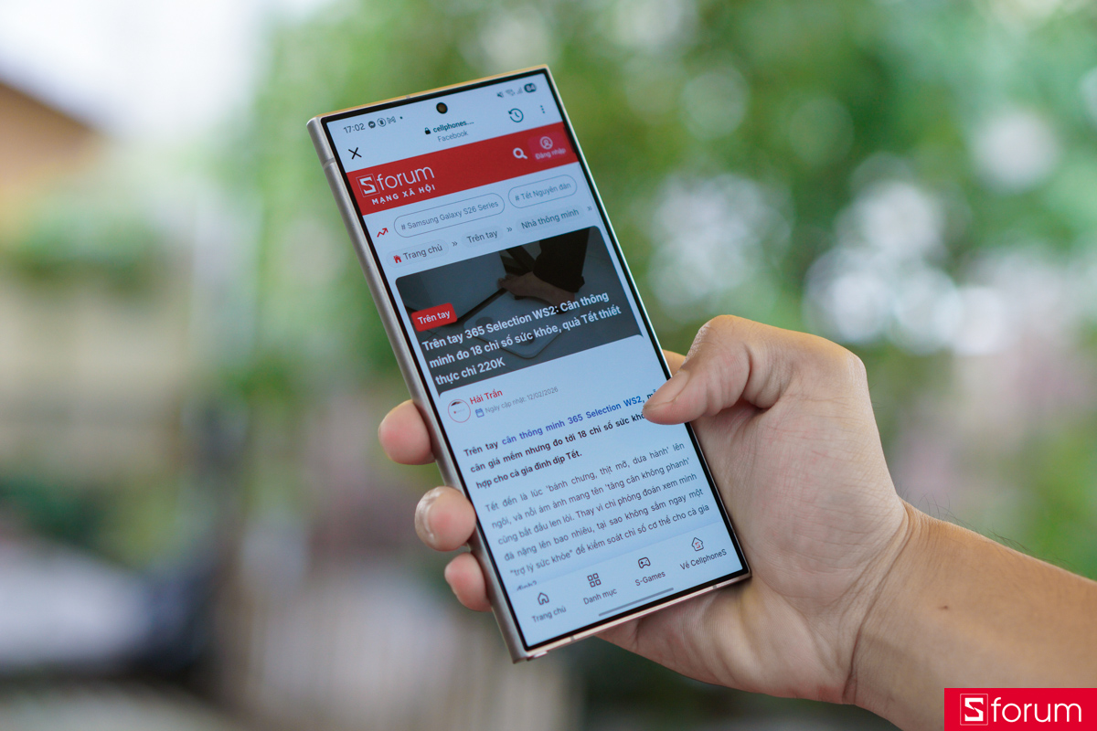 Với màn hình được trang bị tần số quét lên đến 120Hz, mình đánh giá Samsung Galaxy S24 Ultra cực kì tốt khi cho trải nghiệm chơi game, lướt web mượt mà, độ phản hồi nhanh, nhạy