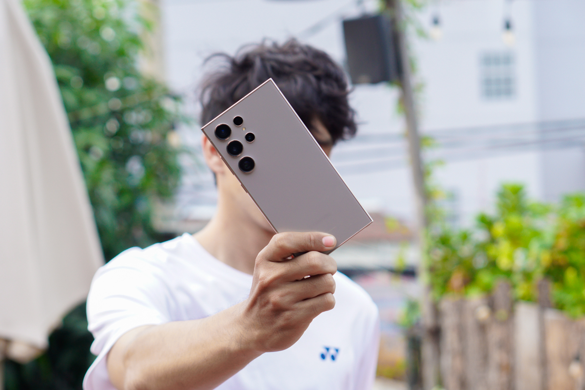 Samsung Galaxy S24 Ultra sau 2 năm sử dụng: Vẫn quá mê với khung Titan cao cấp và thiết kế vuông nam tính!